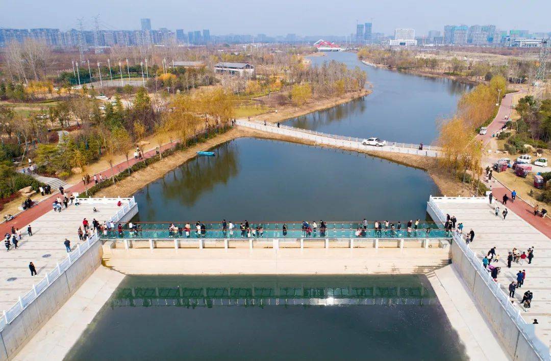 商丘市日月湖(日月河)景区开园了!还新建一处玻璃栈道
