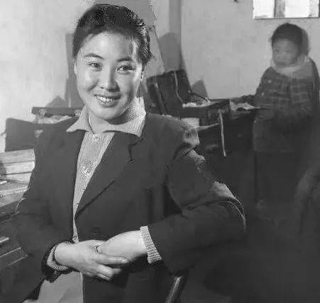 老艺术家郭兰英,两段婚姻一生无子女,91岁却活成了.