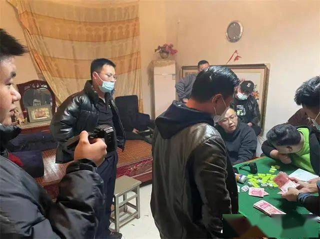 22名用麻将牌"斗牛"的赌徒被悉数抓获,警方现场收缴赌资3万余元.