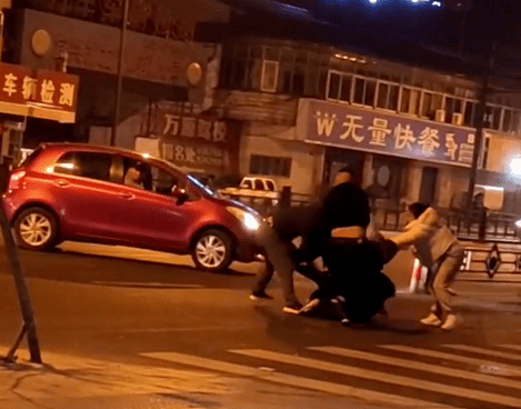 深夜宜兴街头,这些人真"丑!