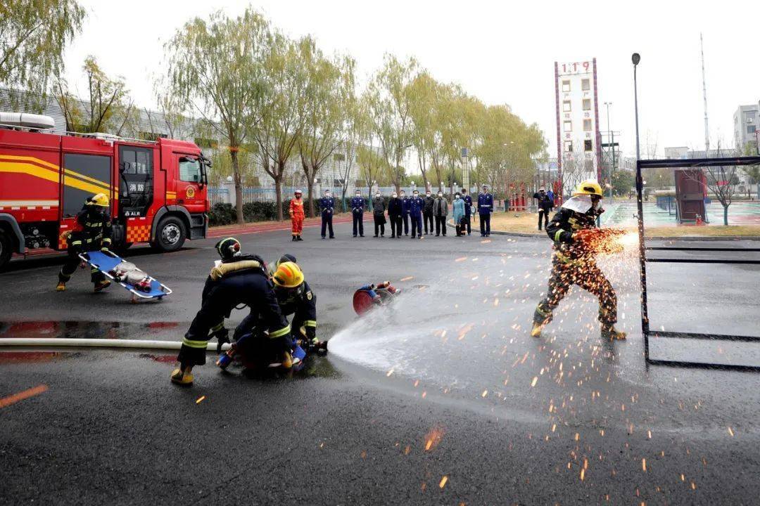 省委省级机关工委副书记李恩和及省委省级机关工委组织部部长柴家鸿