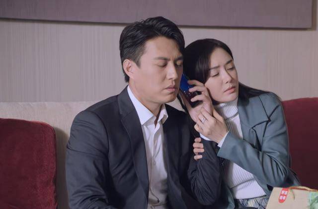 文|公子逸看《突围,看秦岚跟靳东对戏,竟然不尬.