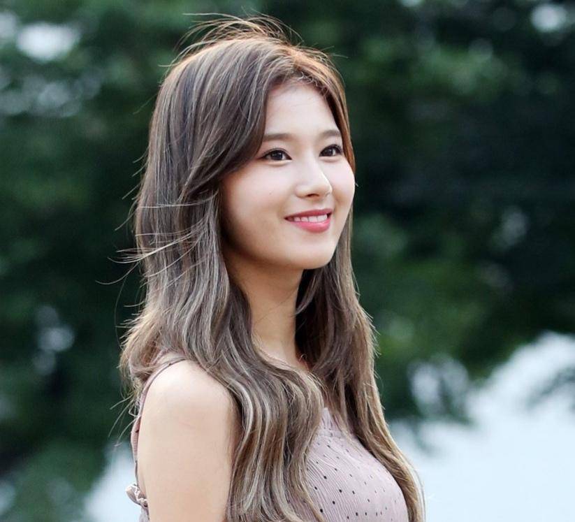 韩团twice成员sana惹众怒发文感恩平成时代惨遭韩网炮轰