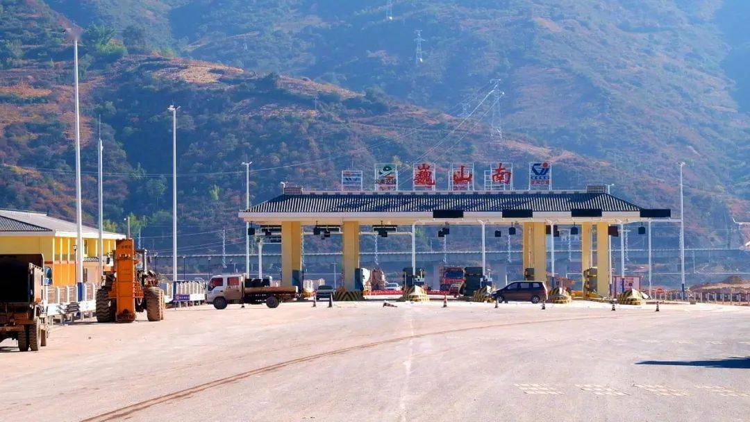 大南高速公路巍山段将建成通车