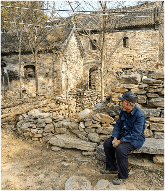 记忆中的乡愁 山村空巢老人_摄影_河南省_侯晓