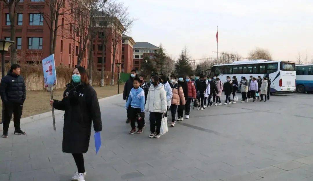"迎冬奥 做争先少年"良乡第三中学第二届校园篮球赛圆满闭幕!