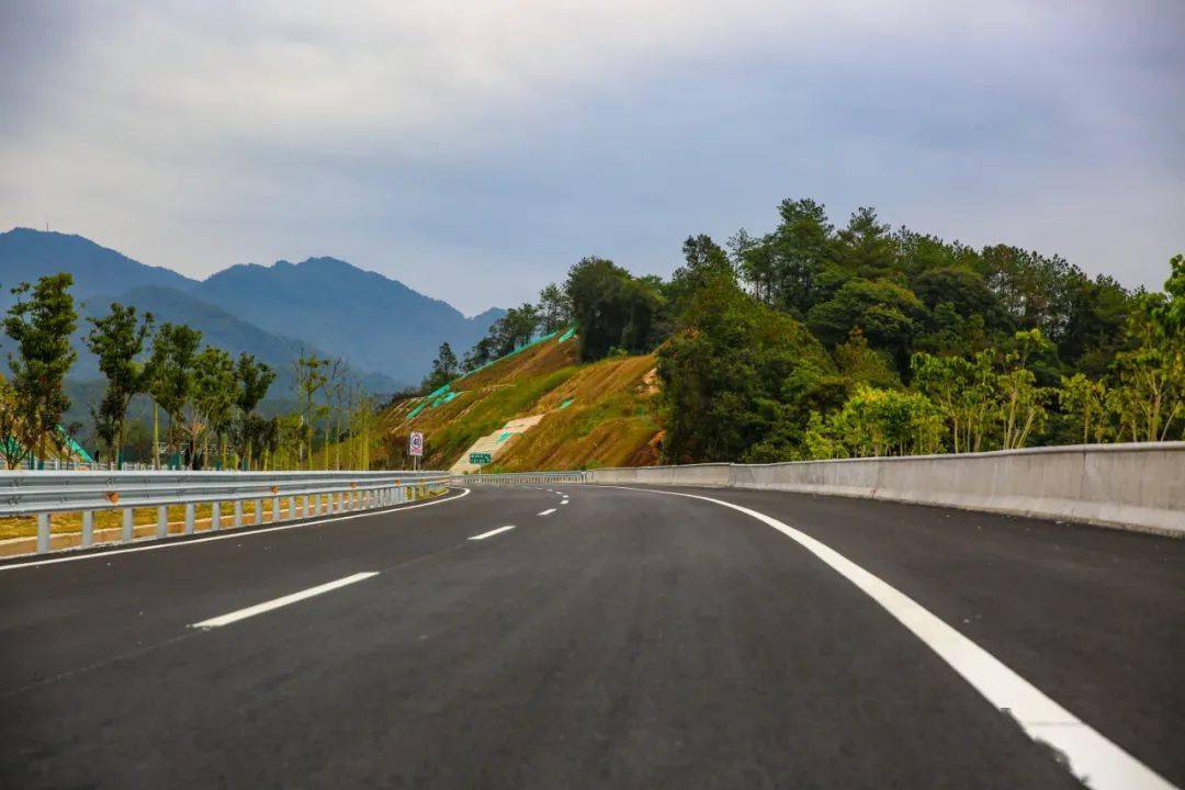 龙岩靖永高速公路(漳武线永定至上杭高速公路永定高头至城区段)28日