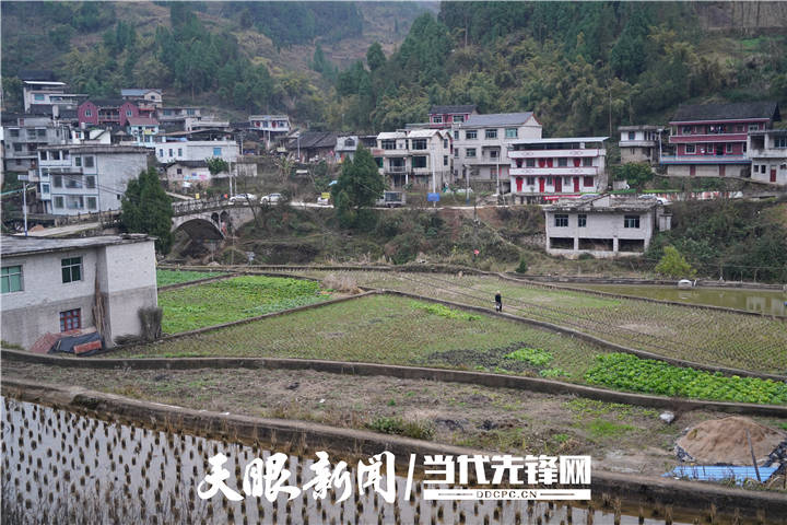 新春走基层黄平县白洗村开新车住新房村民新春晒幸福