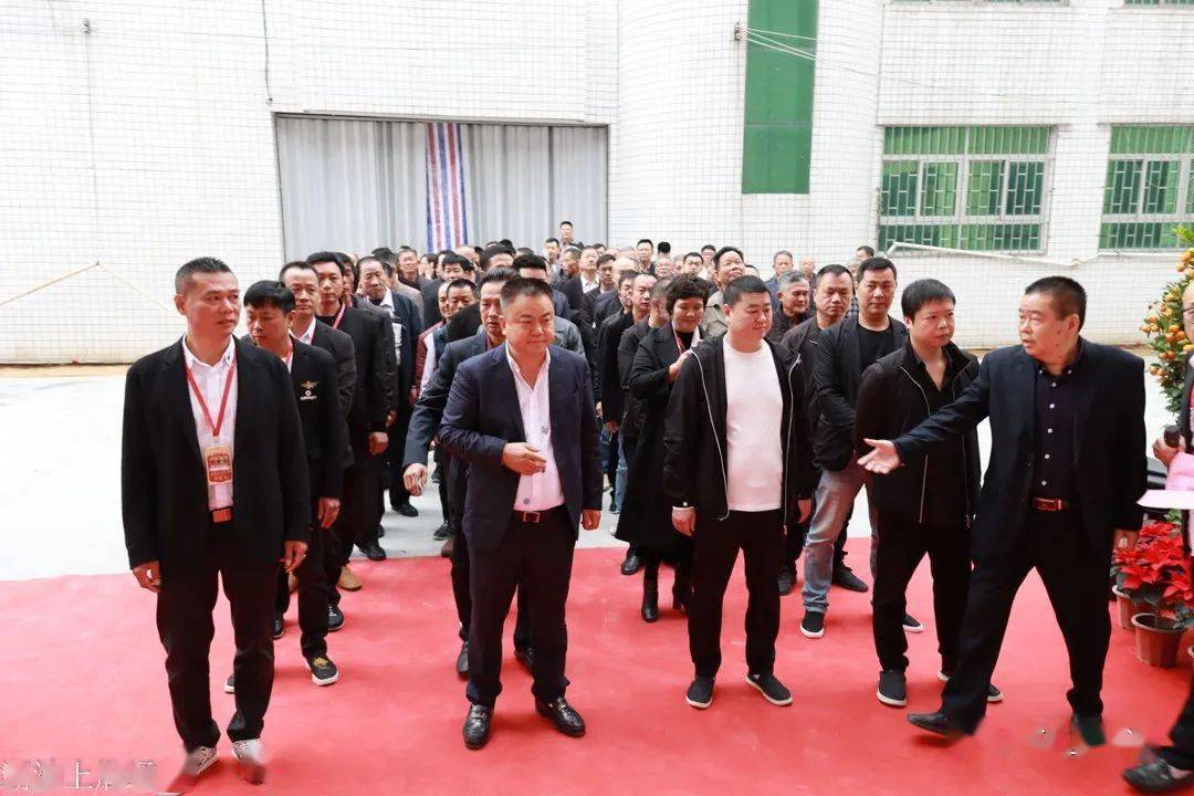 昨天(2022年1月29日)汕头市潮南区胪岗镇上厝学校彩旗飘扬,喜庆吉祥.