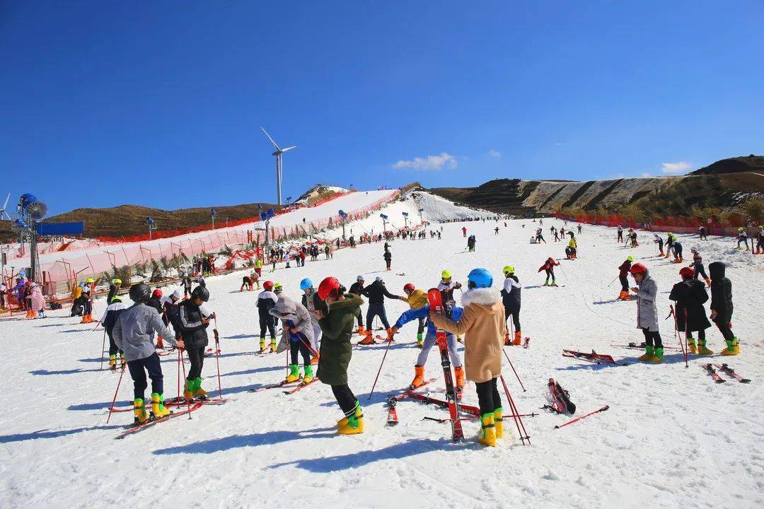 【盘州旅游】虎年春节特惠|乌蒙滑雪场|99元抢购滑雪时间3小时,包含