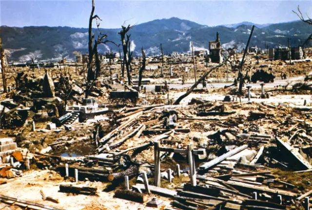 24张二战日本广岛原子弹爆炸时全纪录皮肤瞬间全掉下来