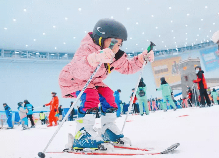 成都:从雪山下的公园城市 到滑雪板上的动感之都_运动_冰雪_雪场