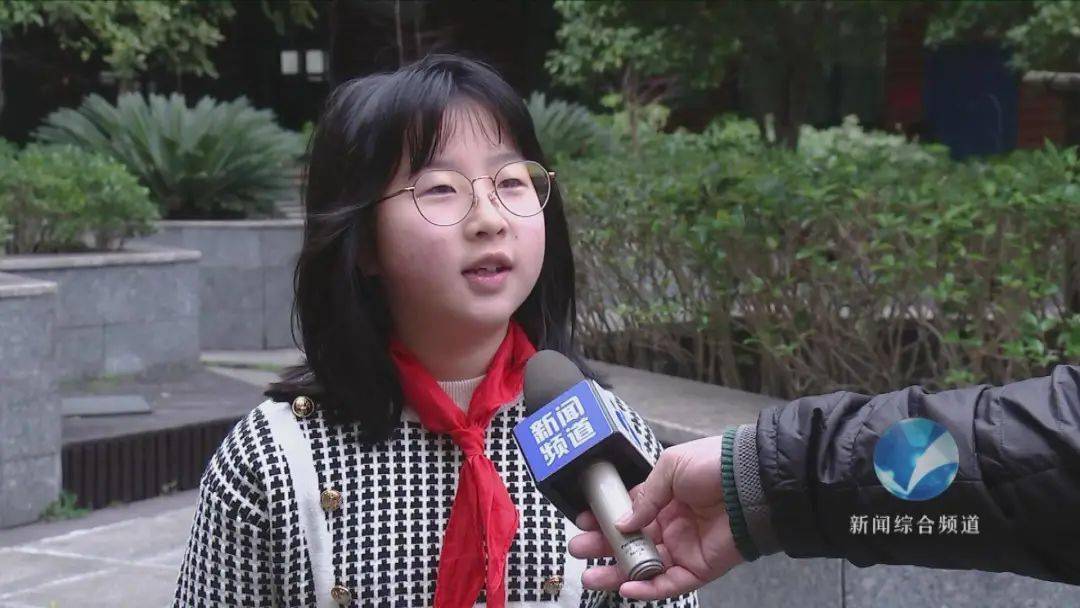 小学生 朱秋溦:我的开学愿望是这学期让爸爸妈妈带我去滑冰,让我体验