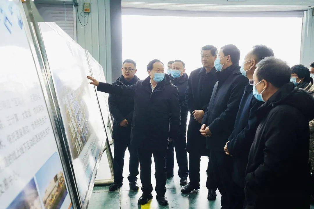 2月17日上午,金塔县委书记李炯芳,县委副书记,县长杜新红带领党政考察