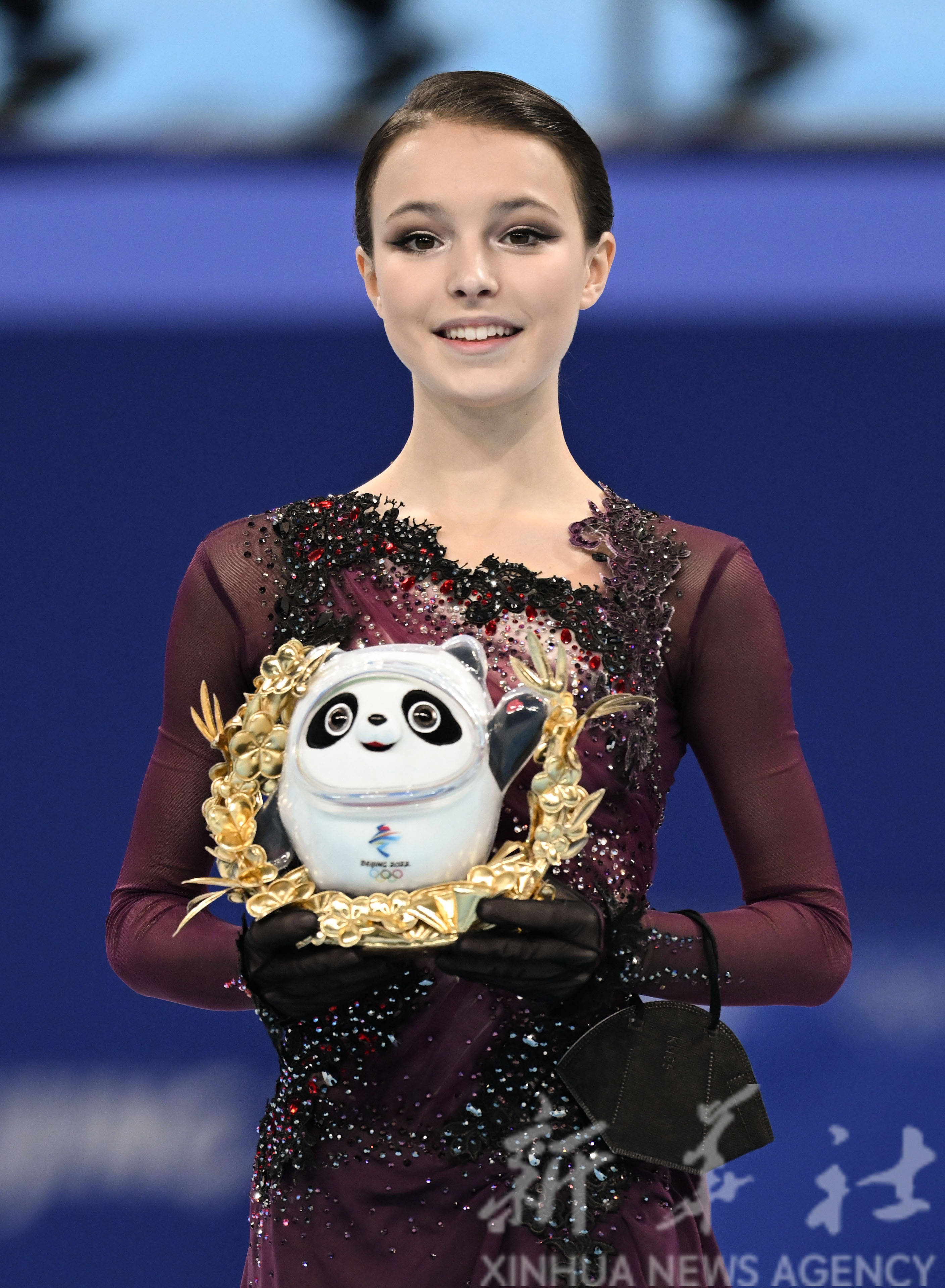 花样滑冰女子单人滑俄罗斯奥委会选手安娜谢尔巴科娃夺得冠军