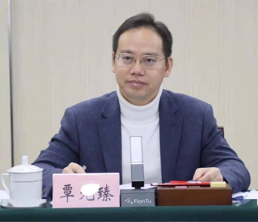 自治区北部湾办党组成员,副主任覃元臻"西部陆海新通道北部湾国际门户