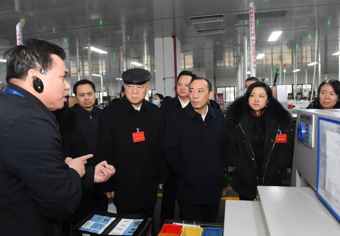 我省全国人大代表在宜春视察!叶建春等参加视察_发展_工业_人民