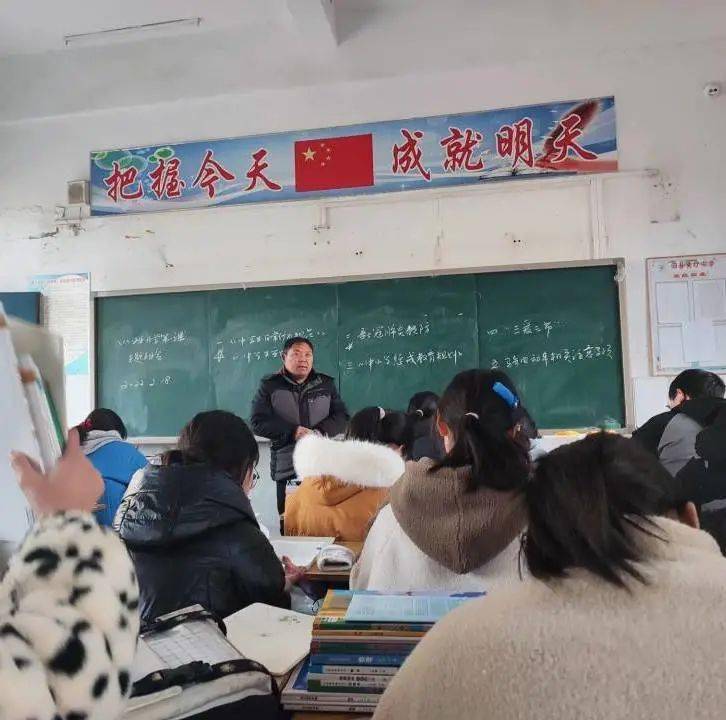 泗县各中学少先队积极开展开学第一课主题队课活动二