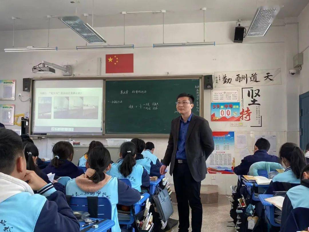 聚焦课堂以活动促提升六合高级中学附属初中来东外交流