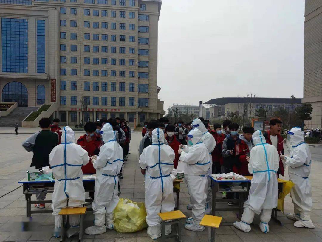 中医院团委青年志愿者支援蒙城县职教园青年志愿者支援天河广场青年