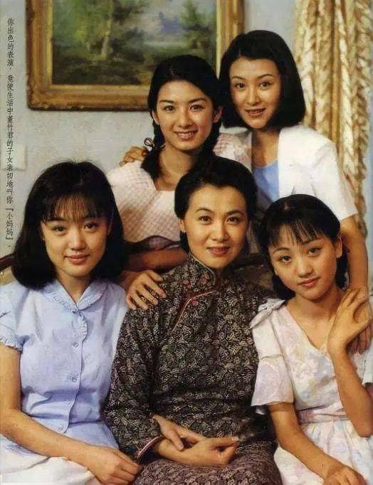 在两代演员的诠释下,这部剧在当时可以说是获得了极大的成功.