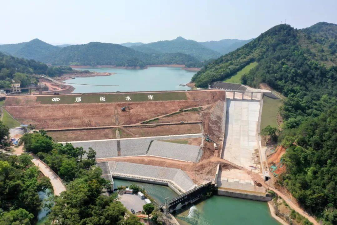 广西三大水库之一那板水库除险加固即将完工_上思县_黄宝思_进行