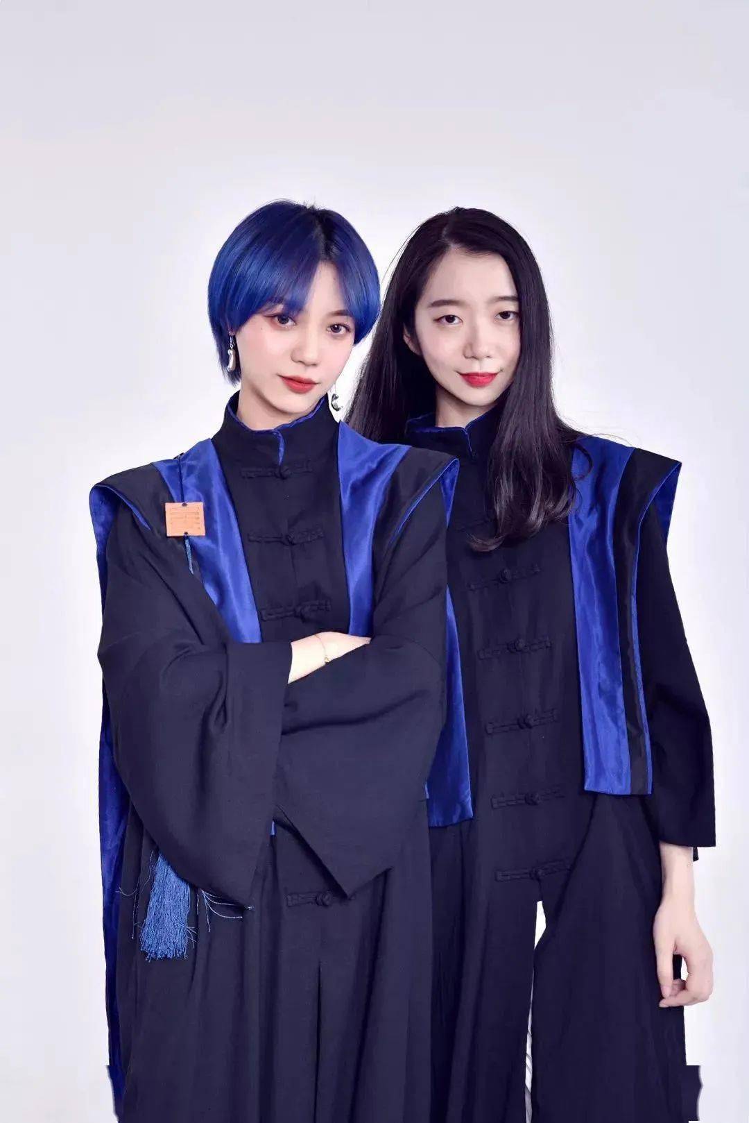 有的美院学士服美上热搜也有的丑出风采网友只要能考上背心裤衩我也穿