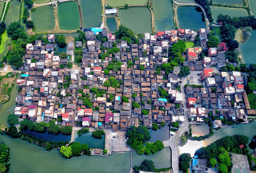 4鲁岗村鲁岗村于明洪武年间建村,位于南海区里水镇北部,定位打造以"