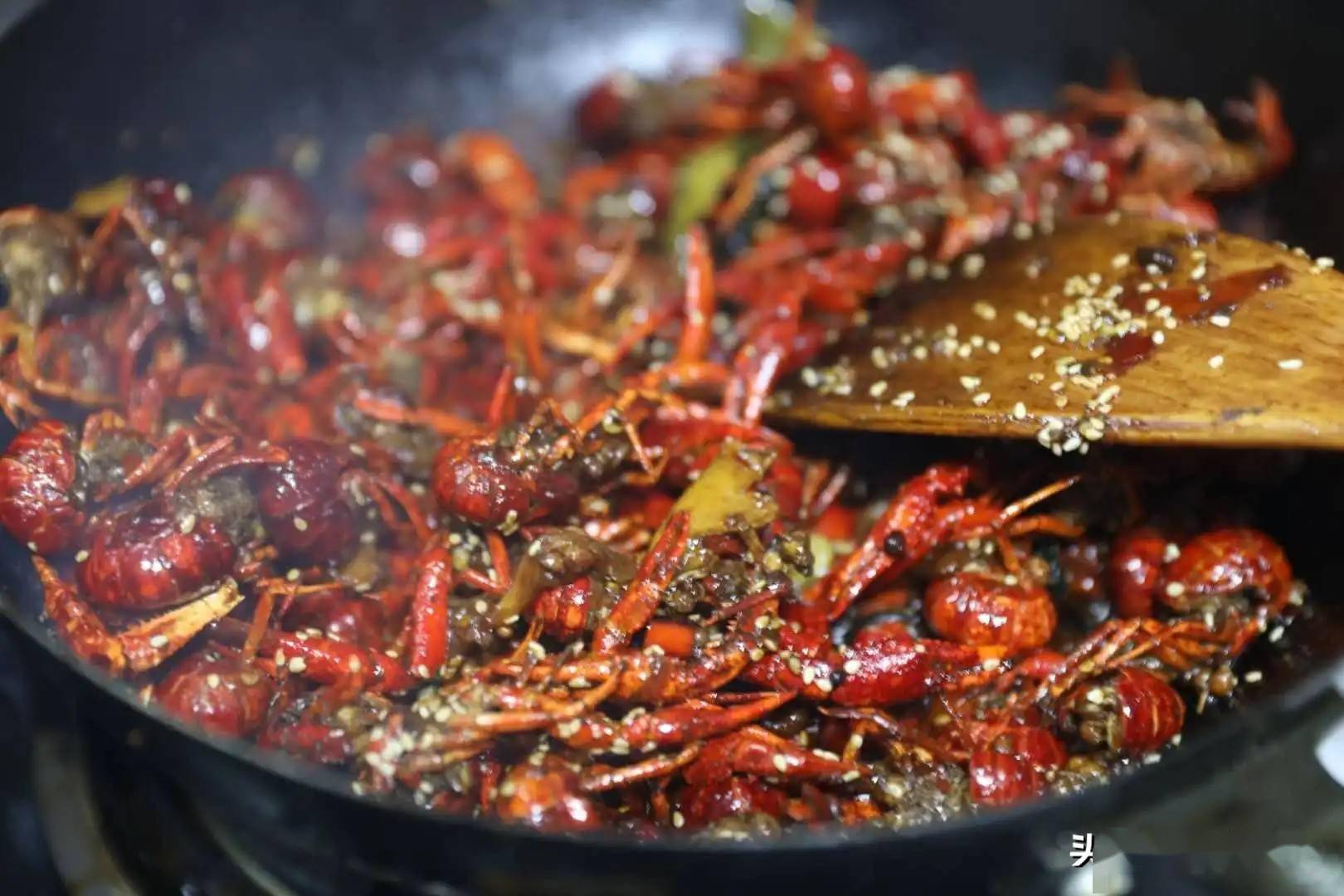 "嘬虾"究竟有多猛?一到夏天就上瘾_吃法_味道_烧烤