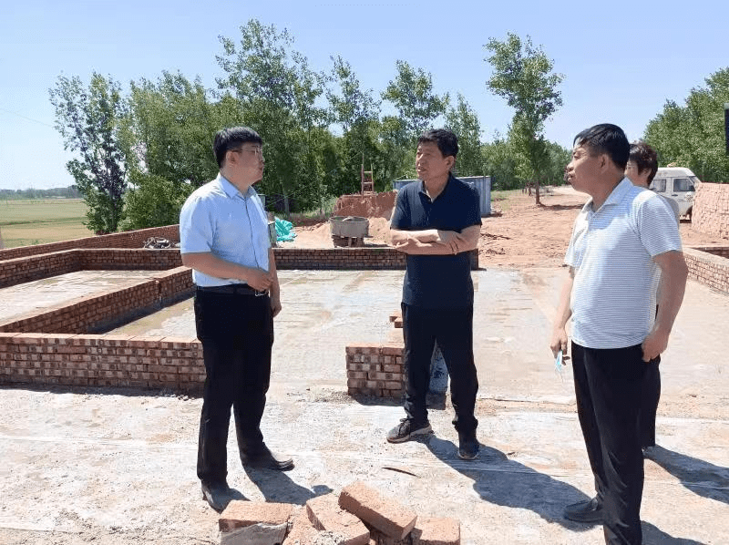 副县长骆伟,副县长,雷集镇党委书记隋荣霞,县政协副主席,水利局局长孙
