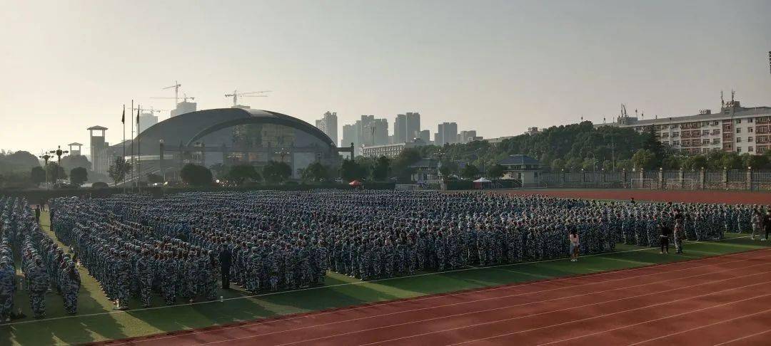 武汉东湖学院2021级新生军训汇报暨总结表彰大会圆满结束_part_方队