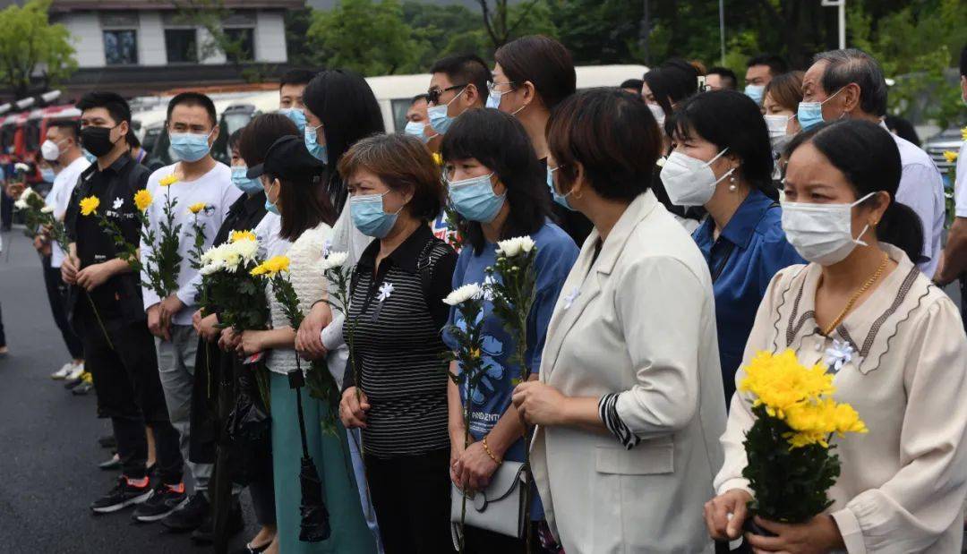 这一次灭火英雄没能安全撤离痛别毛景荣刘泽军烈士