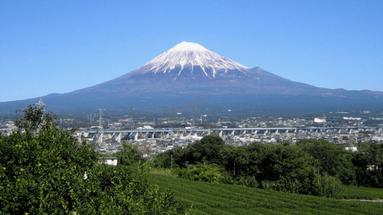 富士山内压超16兆帕中国记者连续三天现场直播千万网友围观