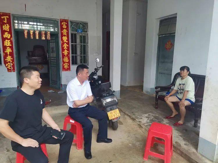 三亚市吉阳区总工会深入罗蓬村走访脱贫户_董永辉_曾强_情况