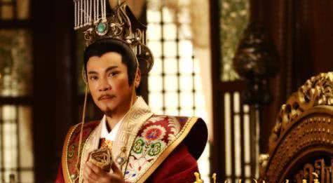 而周武王去世之后,年幼的周成王继位,姜太公被召回周王室,与周公旦
