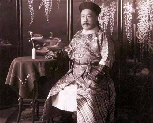 清朝十二家铁帽子王之一的爱新觉罗·善耆一生共有5个夫人,却生有38个