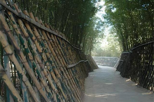 北京这一公园，占地6.4公顷，以双秀命名，融中日风格，门票0.2元