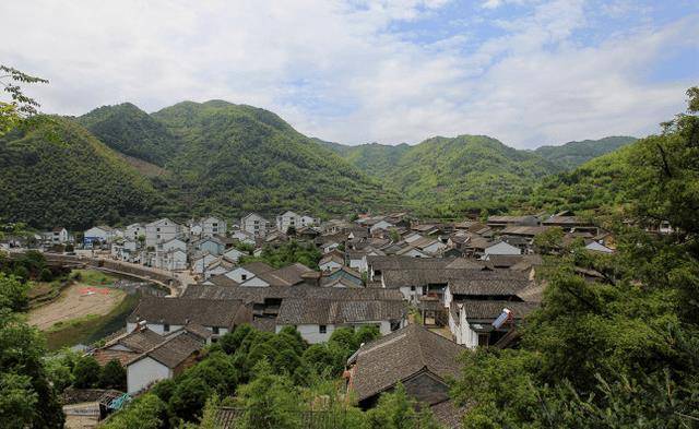 浙江这座古村太令人心动了！山谷幽深溪水潺潺，散心首选地！