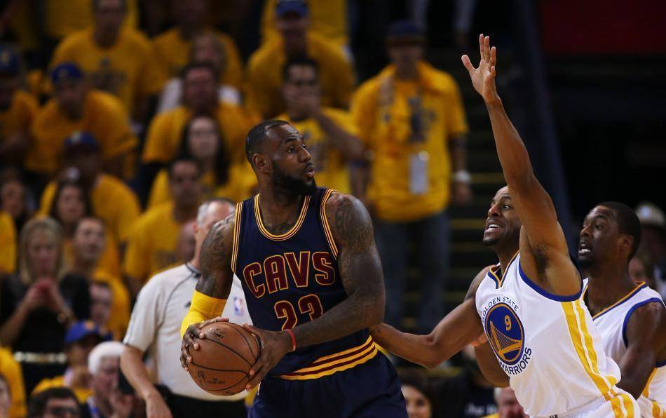 15年NBA总决赛詹皇超神场均：36+13+8！无奈仍被42送回家！米乐M6 M6米乐(图4)