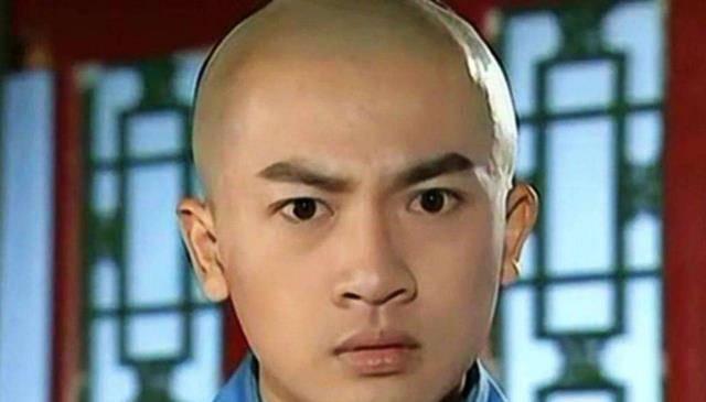 他才是"五阿哥"的原定人选,因不愿剃光头辞演,意外捧红苏有朋_程成