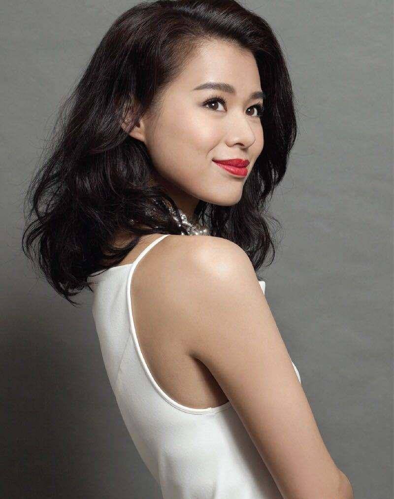 视后胡杏儿难忘童年伤痛，在母亲得绝症后为何感慨：对她是一种解脱