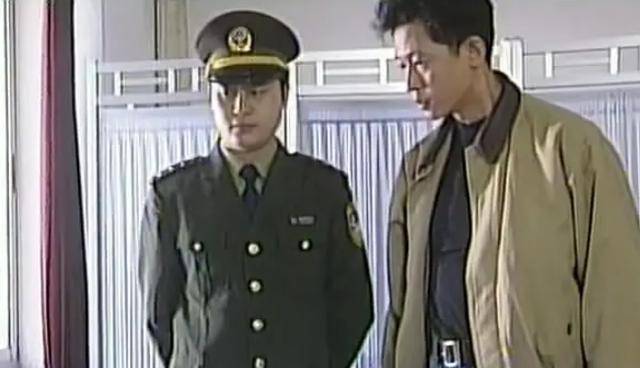 后来的他更为因为《刑警本色》这一部剧获得了第十八届金鹰奖的视帝