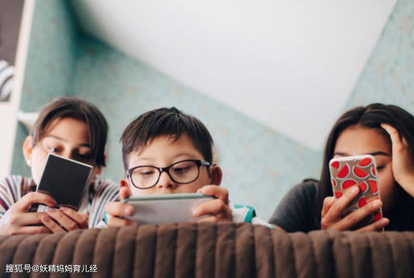 拯救手机成瘾的孩子从激发“好奇心”开始不爱学习爱游戏云玩游戏平台官网插图