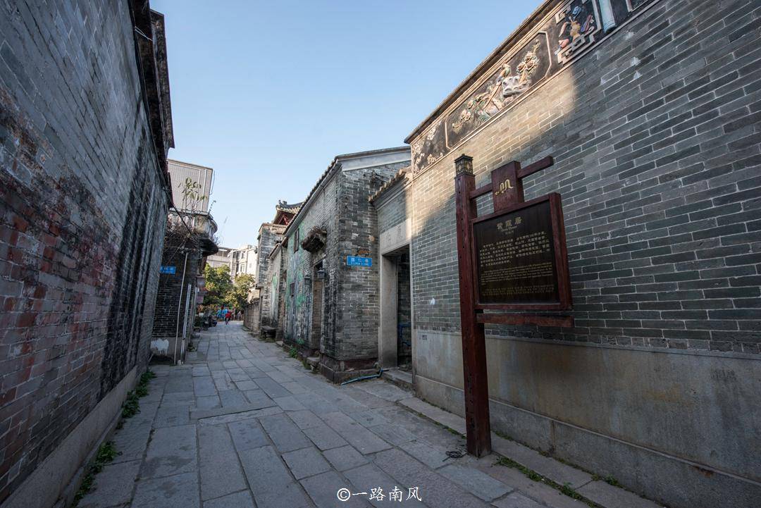 广州中心城区有座老牌城中村，虽然离地铁站很远，却是宝藏级景区