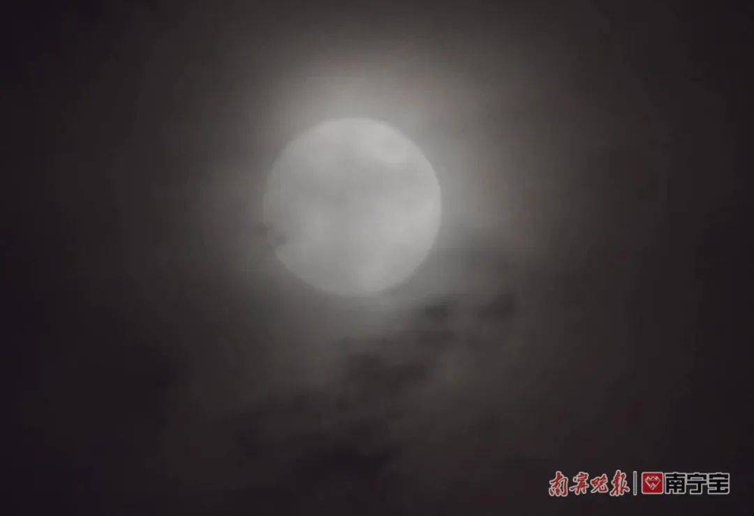 中秋之夜，你拍到大月亮了吗？