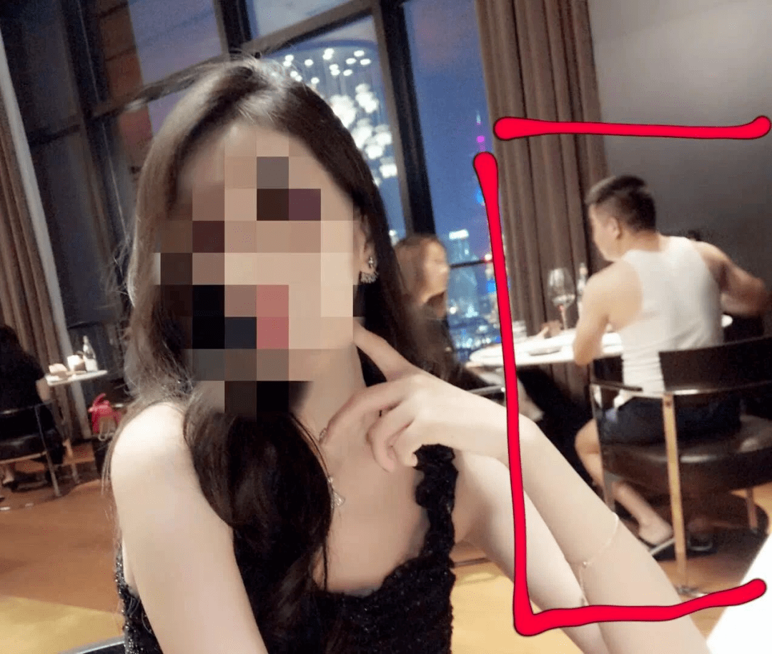 �Ϻ�������������ε�һĻ��������װ�Ƶ��ˣ����ڱ��ݺݴ� ...