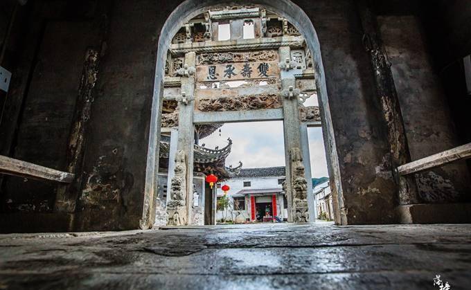安徽歙县有“徽州第一进士村”，隐匿了上千年，村中建筑让人惊艳