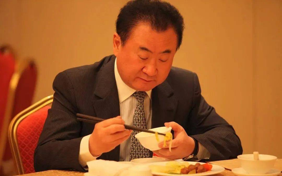 �Ϻ����²�������һĻ����װ�Ƶ��ˣ����ڱ��ݺݴ�����