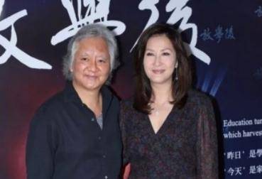 与众星一起开演唱会,曾兼职当5年英语老师_观众_获得了_女性