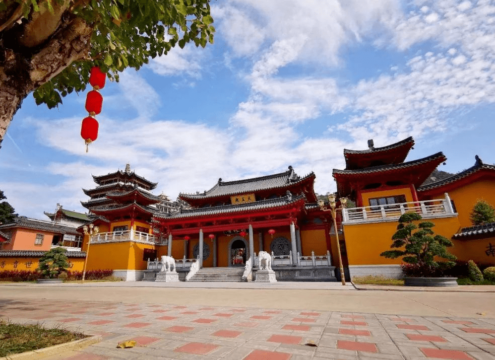 尔后前往游览【菩提禅寺】位于潮阳棉北翠微岭南麓,背倚翠屏,面朝古城